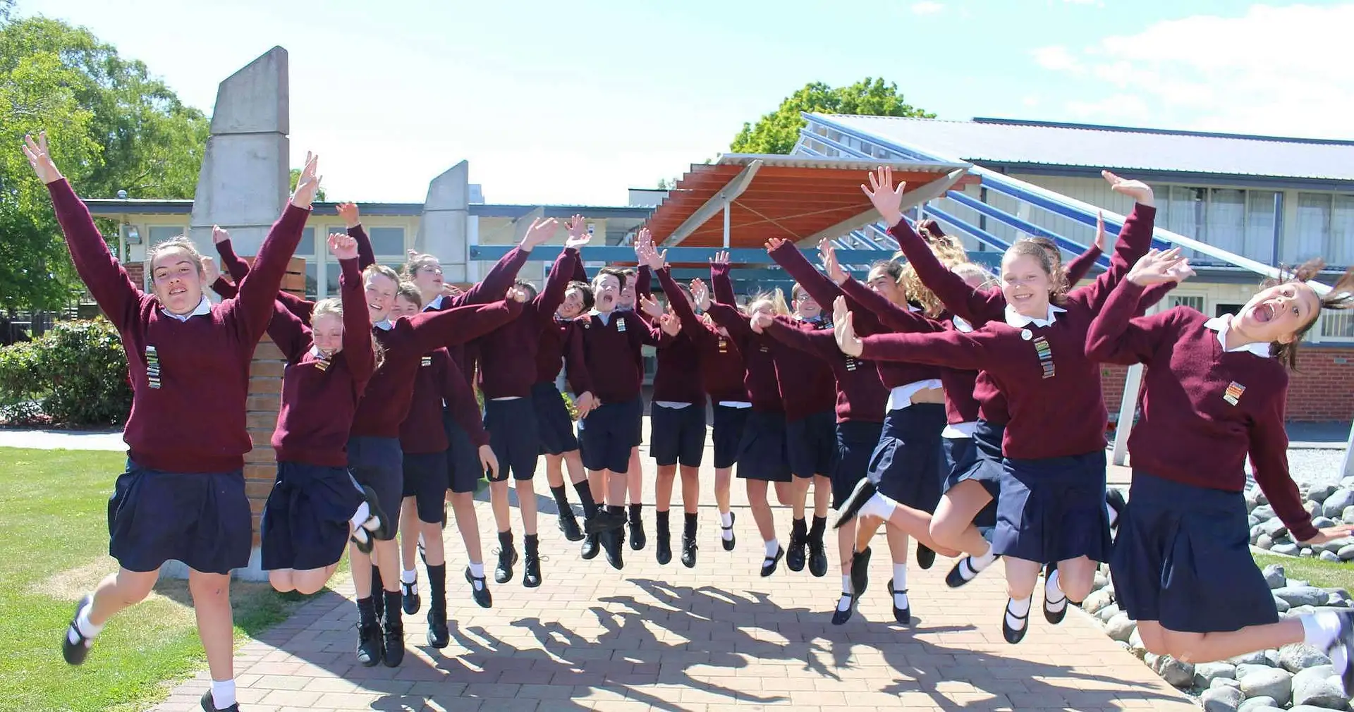 Casebrook Intermediate College 校園與學習環境