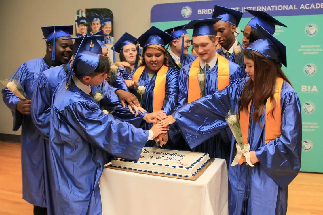 Bridgeport International Academy 校園與學習環境